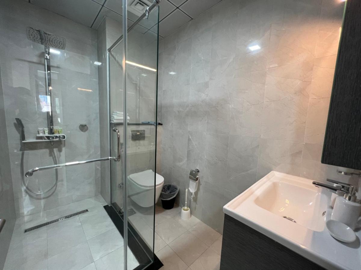 Penrose Place Dubai JVC Extérieur photo
